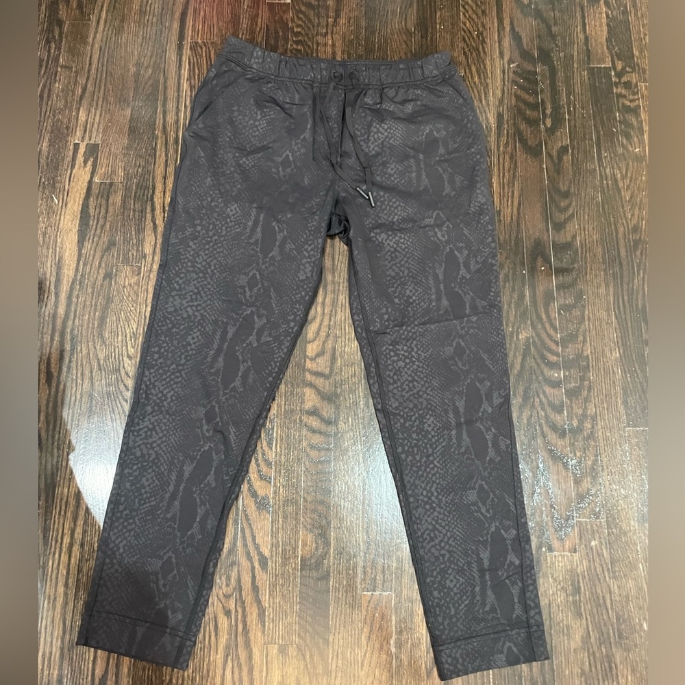Lululemon printed joggers